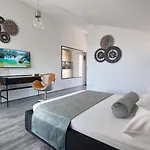 Apartment Refresh Boutique