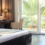 Apartment Refresh Boutique *