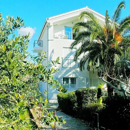 Refresh Boutique Apartment