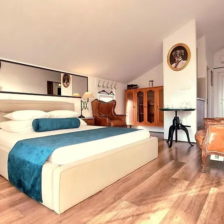 Apartment Refresh Boutique