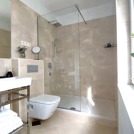 Apartment Refresh Boutique *