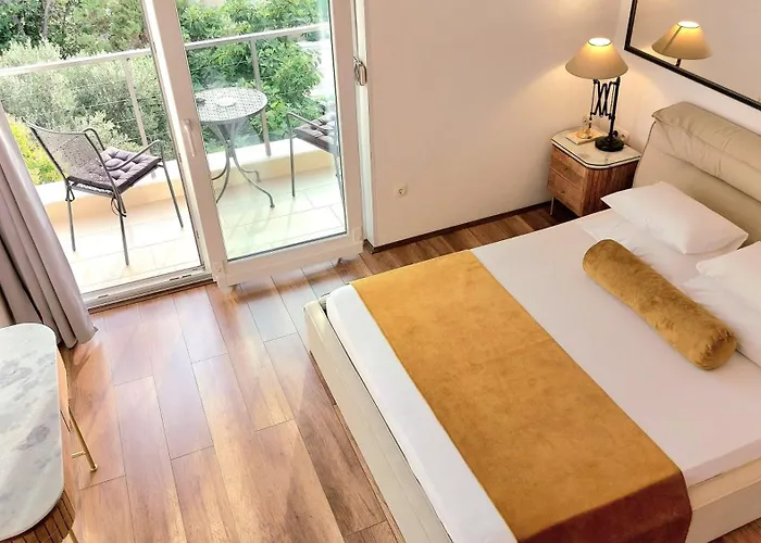 Apartment Refresh Boutique