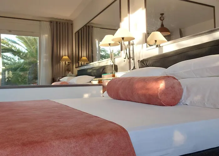 Apartment Refresh Boutique *