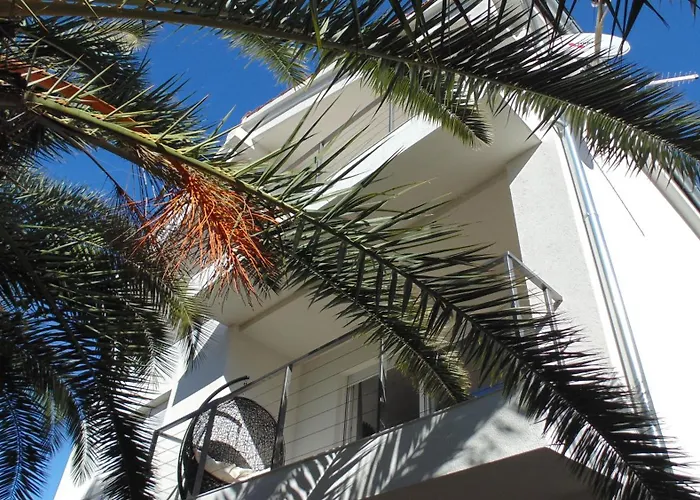 Apartment Refresh Boutique