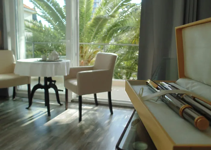 Apartment Refresh Boutique