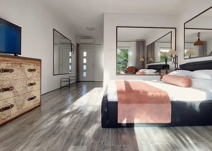 Apartment Refresh Boutique