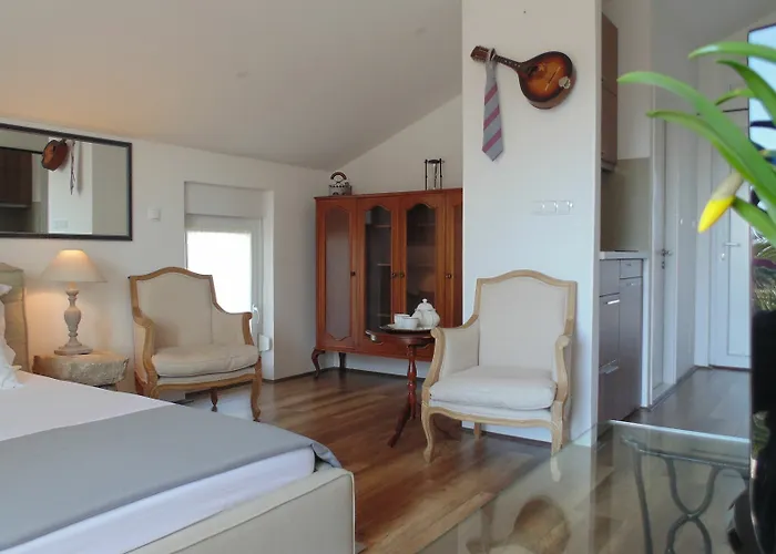 Refresh Boutique Vodice