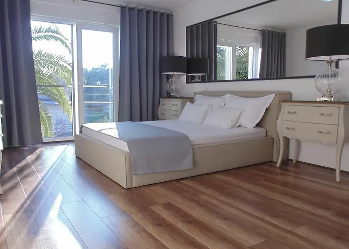 Refresh Boutique Apartment