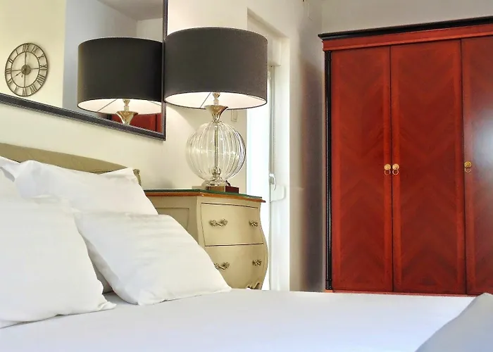 Apartment Refresh Boutique